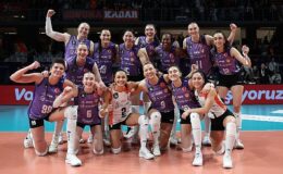 5 setlik derbinin galibi Eczacıbaşı Dynavit!