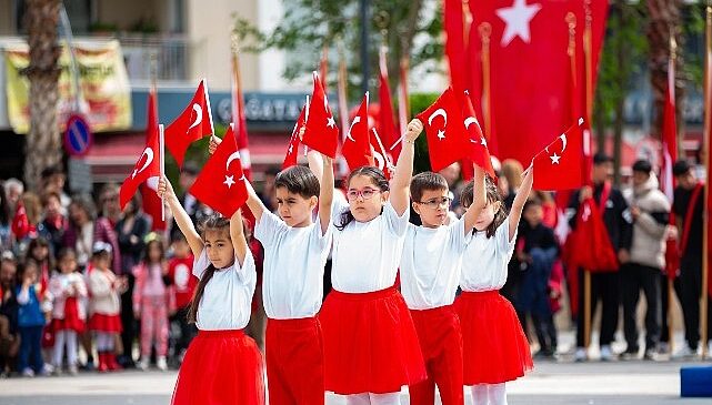Narlıdere’de 23 Nisan Coşkusu Doyasıya Yaşandı