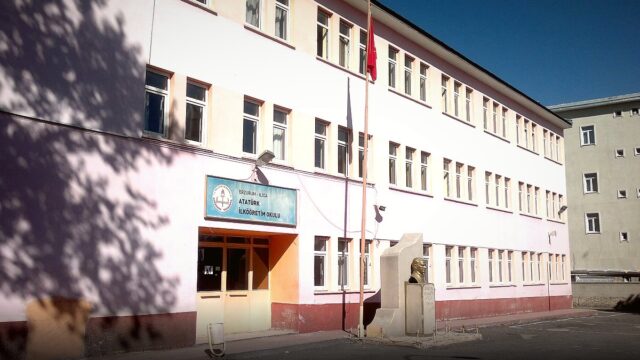 ÇİÇEKDAĞI’NDA AKADEMİK BAŞARI İÇİN OKUL ZİYARETLERİ