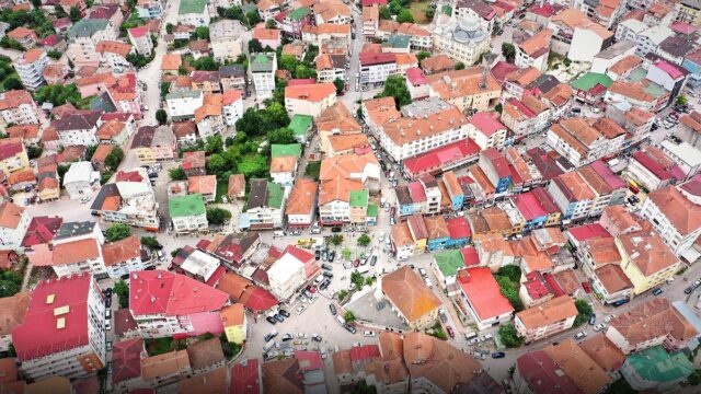 Kırşehir’de Ahilik Coşkusu: Protokol ve Esnaf Kortejde Bir Araya Geldi