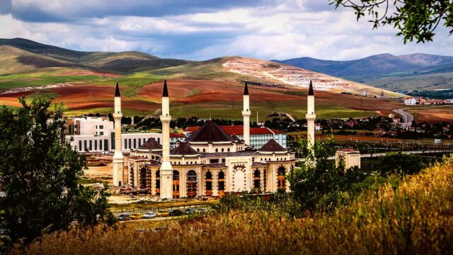 Kırşehir’de Bilimin Bayrağı Yeniden Yükselecek: Büyük Buluşma 24 Ekim’de