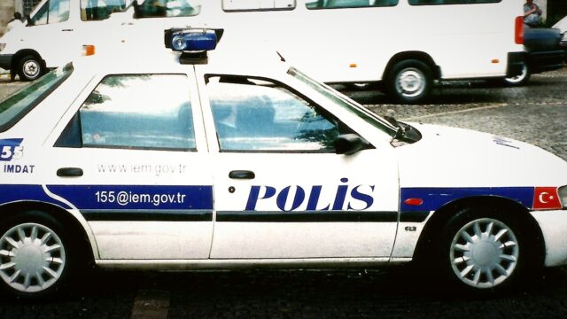 Kırşehir'de Bir Ev ve İş Yerine Baskın! Binlercesi Ele Geçirildi