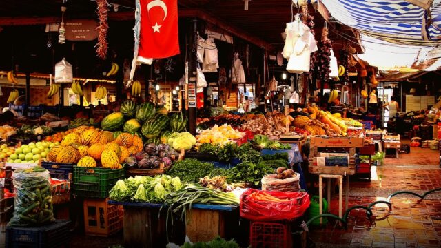 Kırşehir’de Kışlık Telaşı Pazara Yansıdı: Salçalık Fiyatları Ne Kadar?