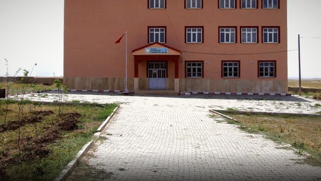 Kırşehir'de Öğrenciler Kendi Roketlerini Gökyüzüne Fırlattı!