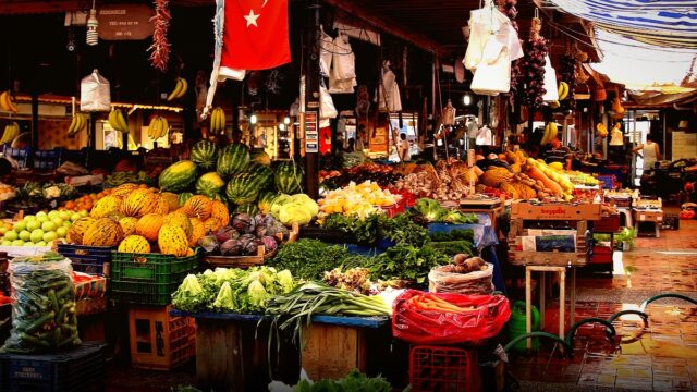 Kırşehir’de Vatandaş Pazardan Eli Boş Dönüyor: “Pahalı”